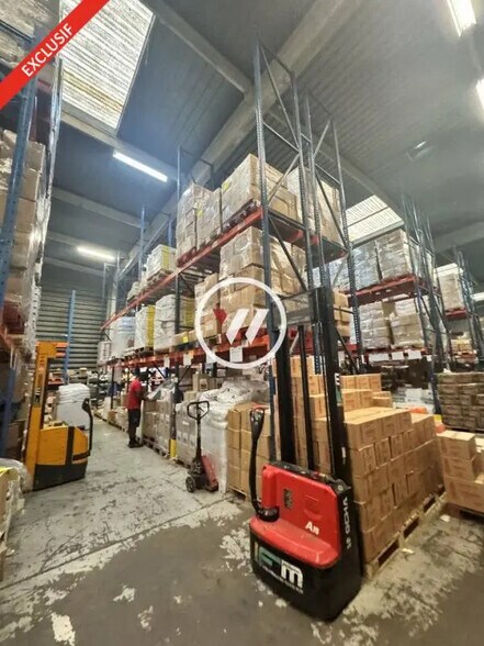 Industriel/Logistique dans Aulnay-sous-Bois à louer - Photo de l’immeuble – Image 1 sur 9