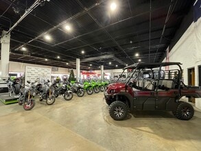 13700 N Stemmons Fwy, Farmers Branch, TX à louer Photo de l’immeuble– Image 1 sur 10