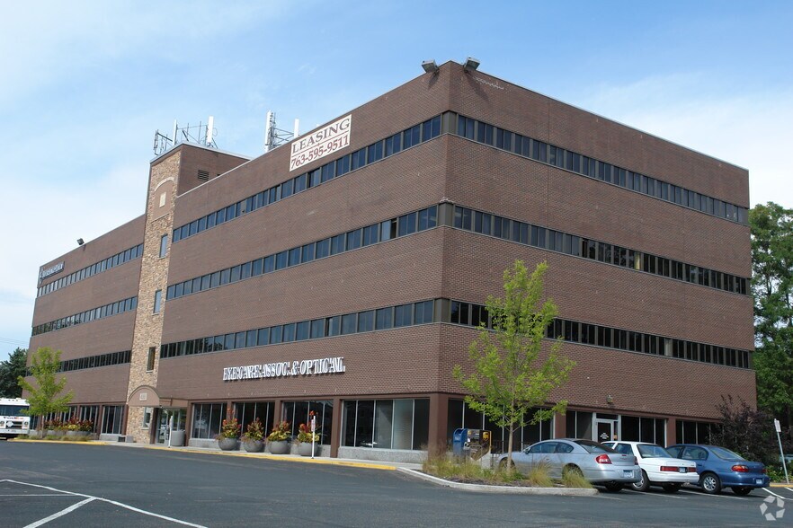 4001 Stinson Blvd NE, Saint Anthony, MN à louer - Photo de l’immeuble – Image 3 sur 11