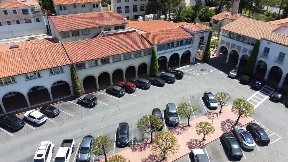 36 Malaga Cove Plz, Palos Verdes Estates, CA à louer - Aérien – Image 2 sur 9