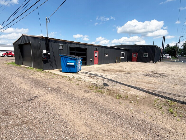 1230 S Main St, Rice Lake, WI à vendre - Photo de l’immeuble – Image 2 sur 19
