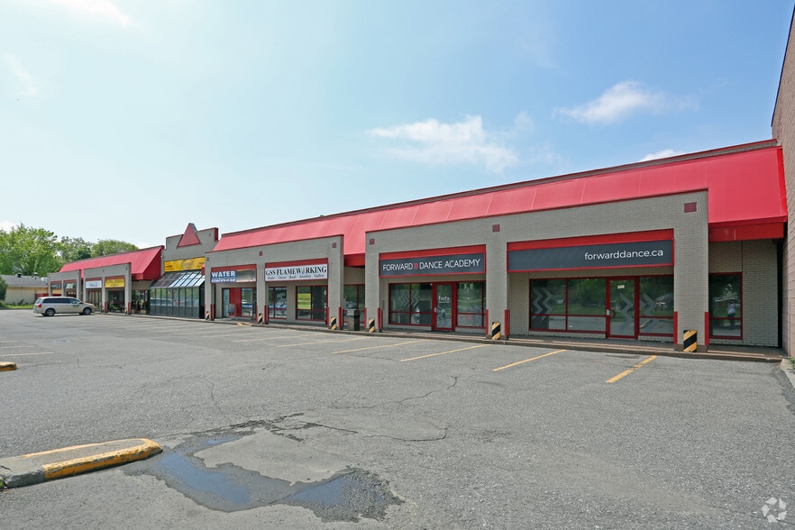911 Richmond Rd, Ottawa, ON à louer - Photo principale – Image 1 sur 2