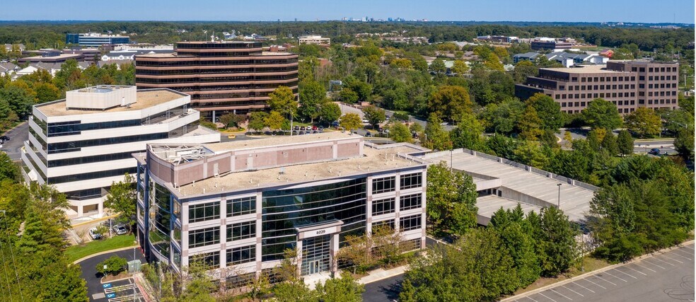 4029 Ridge Top Rd, Fairfax, VA à vendre - Photo de l’immeuble – Image 2 sur 12