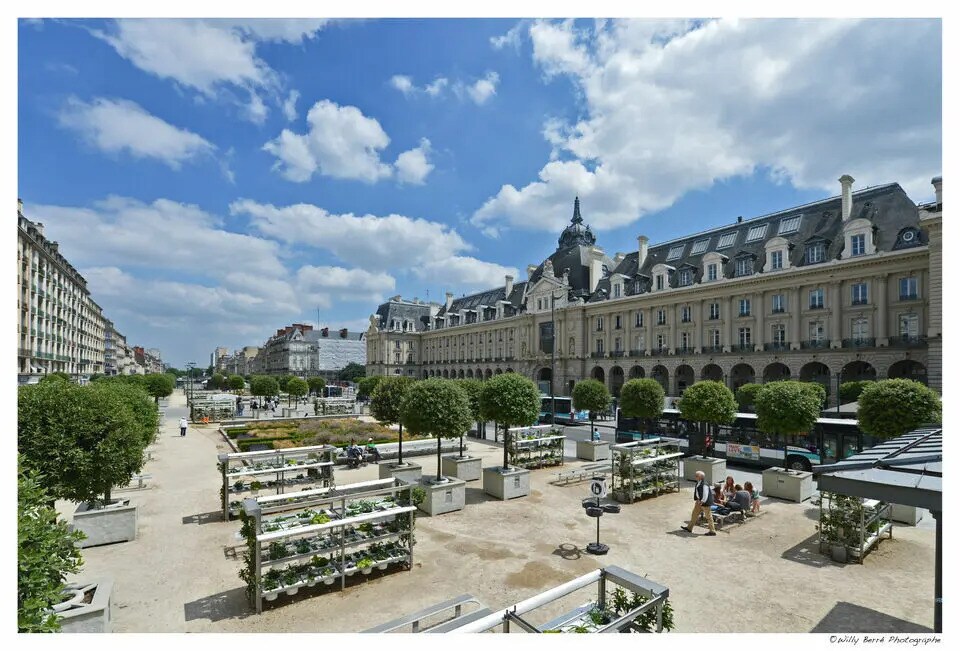 Local commercial dans Rennes à louer Photo de l’immeuble– Image 1 sur 2