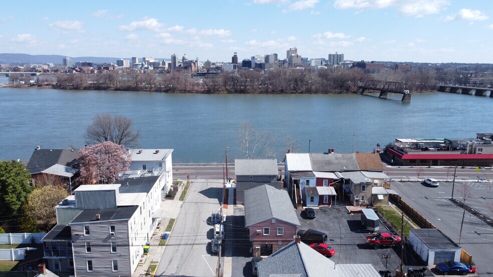 300-306 S Front St, Wormleysburg, PA à vendre - Photo de l’immeuble – Image 2 sur 5