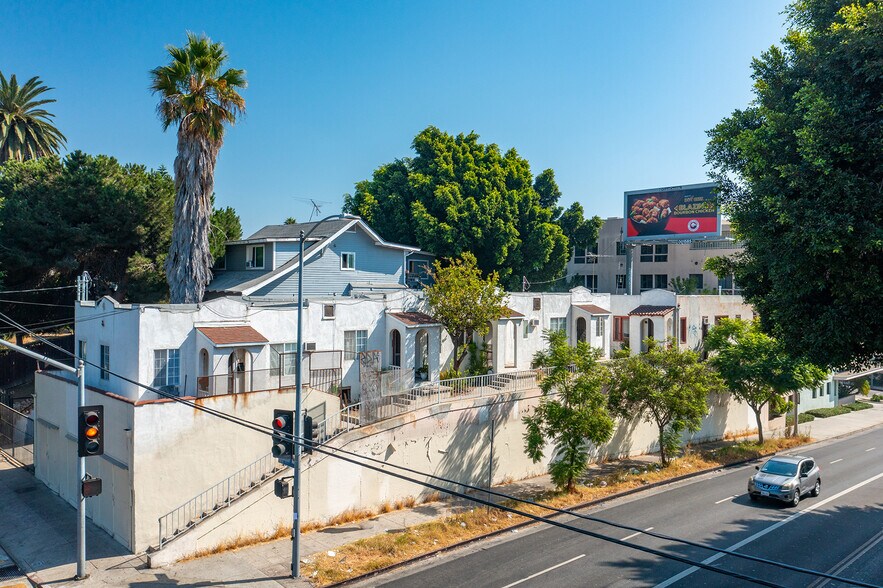 272 S Burlington Ave, Los Angeles, CA à vendre - Photo principale – Image 1 sur 18