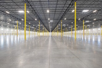 9876 Air Commerce Pky, Orlando, FL à louer Photo intérieure– Image 1 sur 5