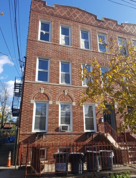 107 E 59th St, Brooklyn, NY à vendre - Photo principale – Image 2 sur 3