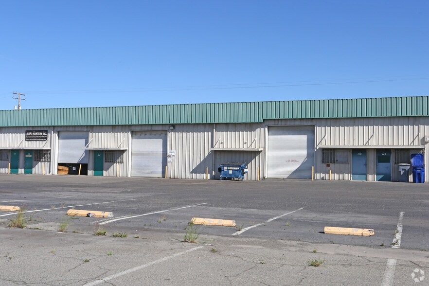 3188 N Marks Ave, Fresno, CA à louer - Photo de l’immeuble – Image 2 sur 3