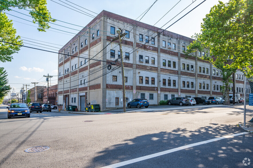 359 Cortlandt St, Belleville, NJ à louer - Photo principale – Image 1 sur 10