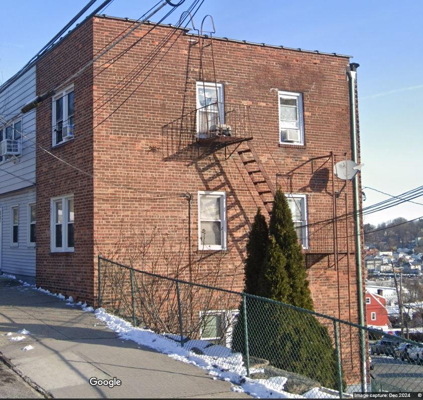 250 Edwards Pl, Yonkers, NY à vendre Photo principale– Image 1 sur 9