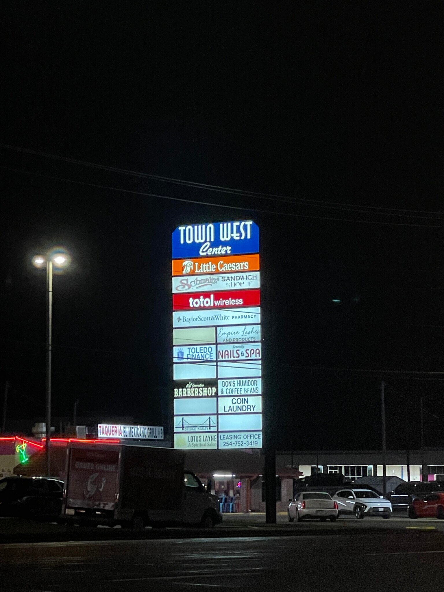 1412-1420 N Valley Mills Dr, Waco, TX à louer Photo principale– Image 1 sur 4