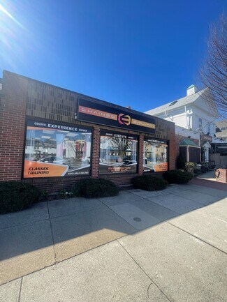 Plus de détails pour 500-502 Main St, Waltham, MA - Local commercial à louer