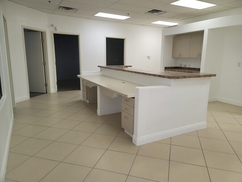 3530 E Flamingo Rd, Las Vegas, NV à vendre - Photo intérieure – Image 2 sur 6