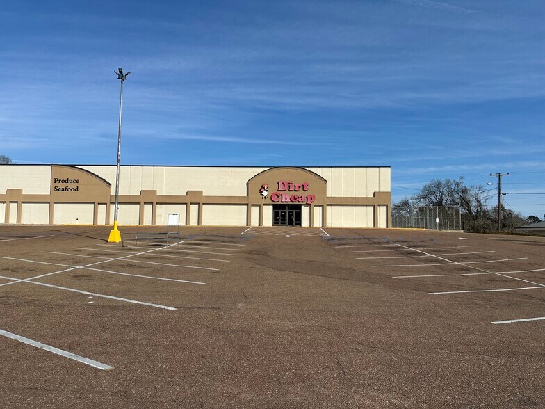 261 Devereaux Dr, Natchez, MS à louer - Photo de l’immeuble – Image 2 sur 3