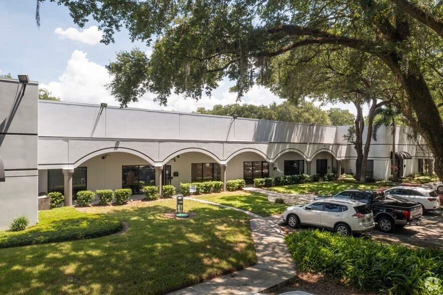 6375 Harney Rd, Tampa, FL à louer - Photo principale – Image 1 sur 5