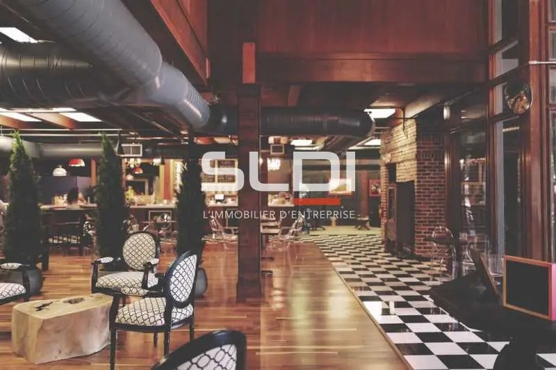 Local commercial dans Valence à louer - Photo de l’immeuble – Image 2 sur 3