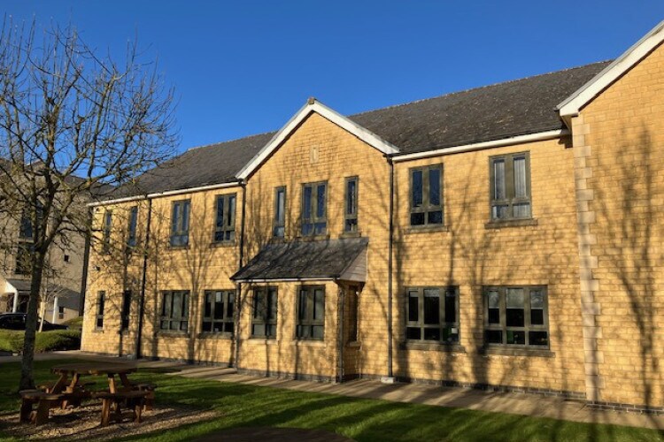 Tetbury Rd, Cirencester à vendre - Photo de l’immeuble – Image 2 sur 9