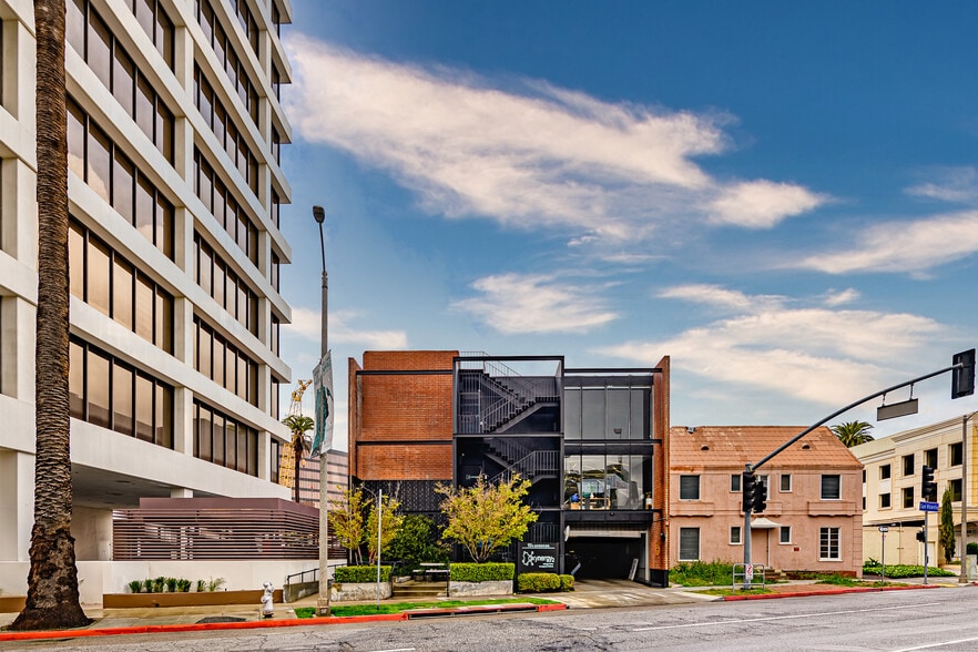 113 N San Vicente Blvd, Beverly Hills, CA à vendre - Photo principale – Image 1 sur 12