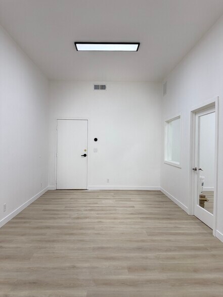 4768 Park Granada, Calabasas, CA à louer - Photo de l’immeuble – Image 3 sur 18