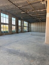 100 E Main St, Lewisville, TX à louer Photo intérieure– Image 2 sur 11