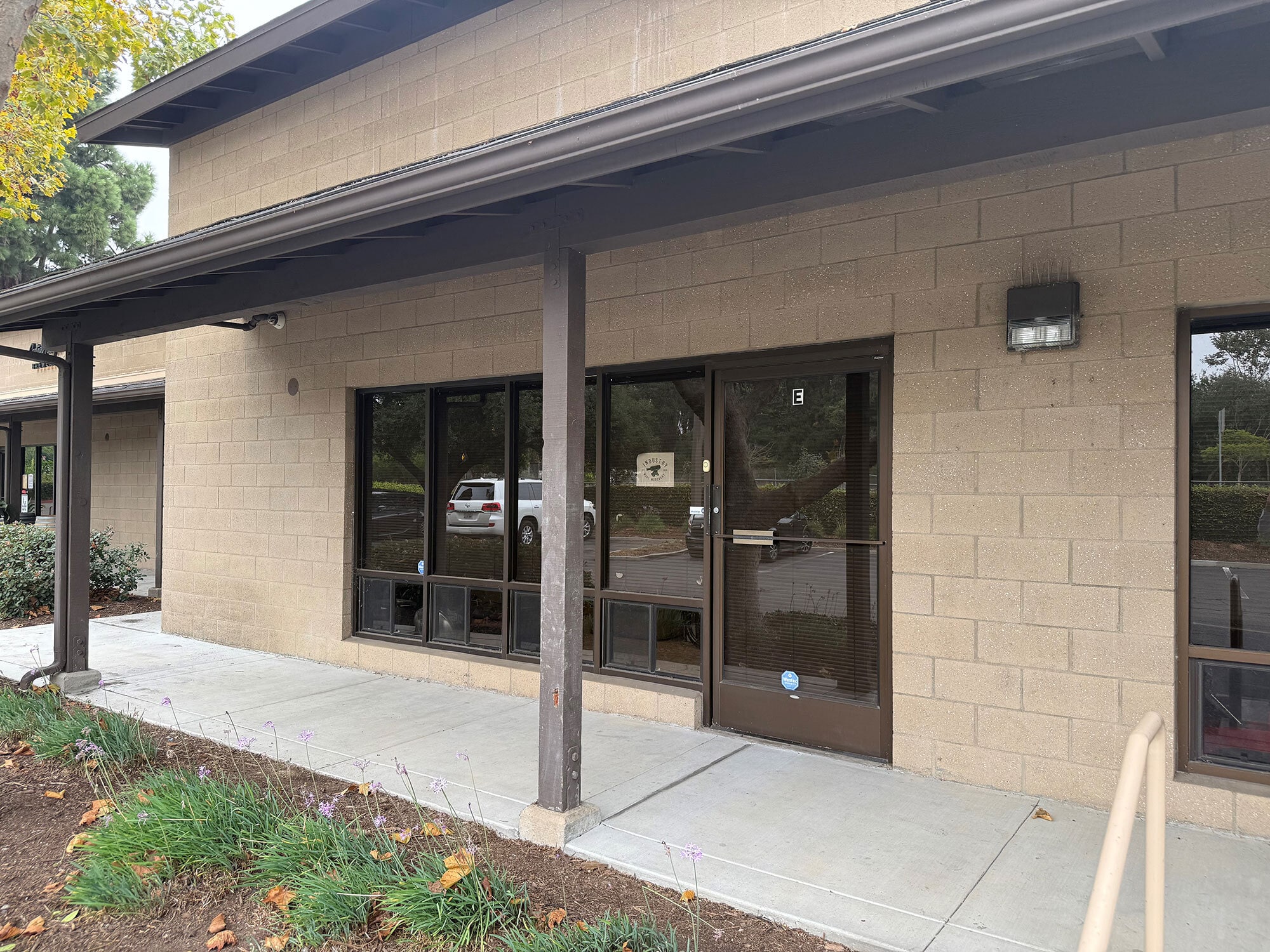 6489 Calle Real, Goleta, CA à louer Photo principale– Image 1 sur 30