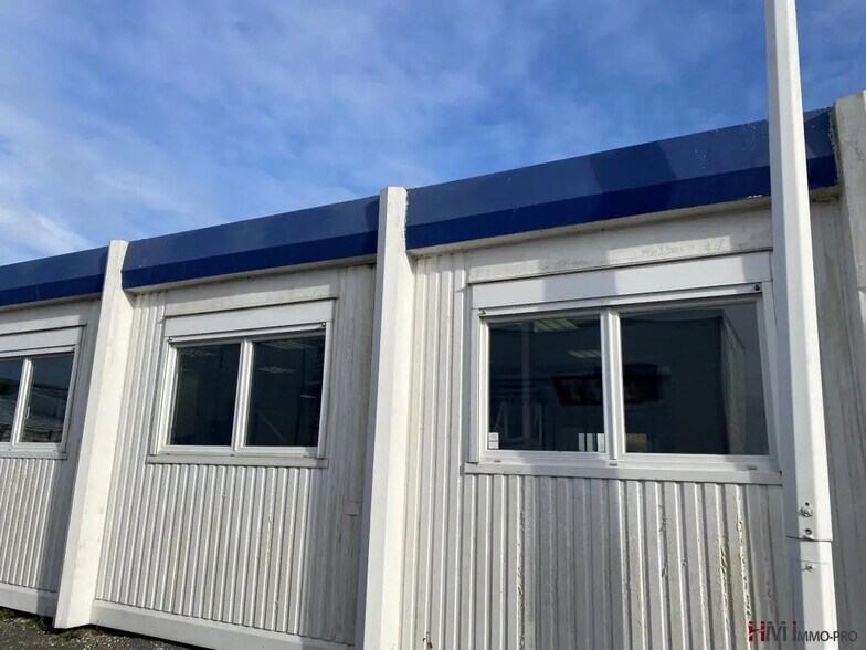 Local d’activités dans Octeville-sur-Mer à louer - Photo de l’immeuble – Image 3 sur 6