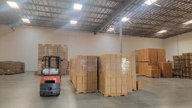 1580 S Grove Ave, Ontario, CA à louer Photo intérieure– Image 2 sur 5