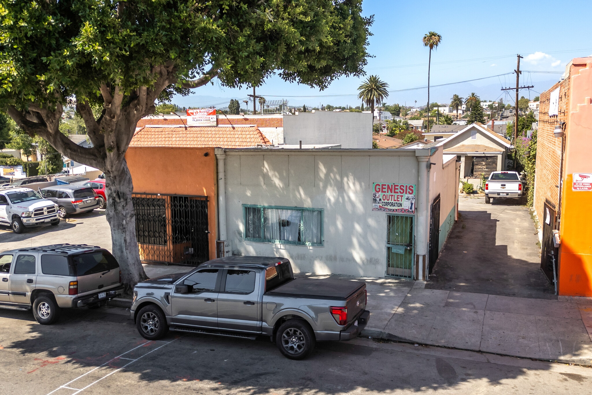 2813 E Cesar E Chavez Ave, Los Angeles, CA à vendre Photo de l’immeuble– Image 1 sur 24