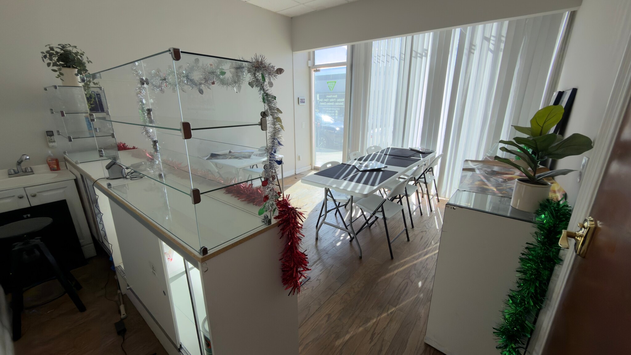 14545 Friar St, Van Nuys, CA à louer Photo intérieure– Image 1 sur 3