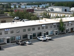 3534 International St, Fairbanks, AK à louer Photo de l’immeuble– Image 1 sur 23