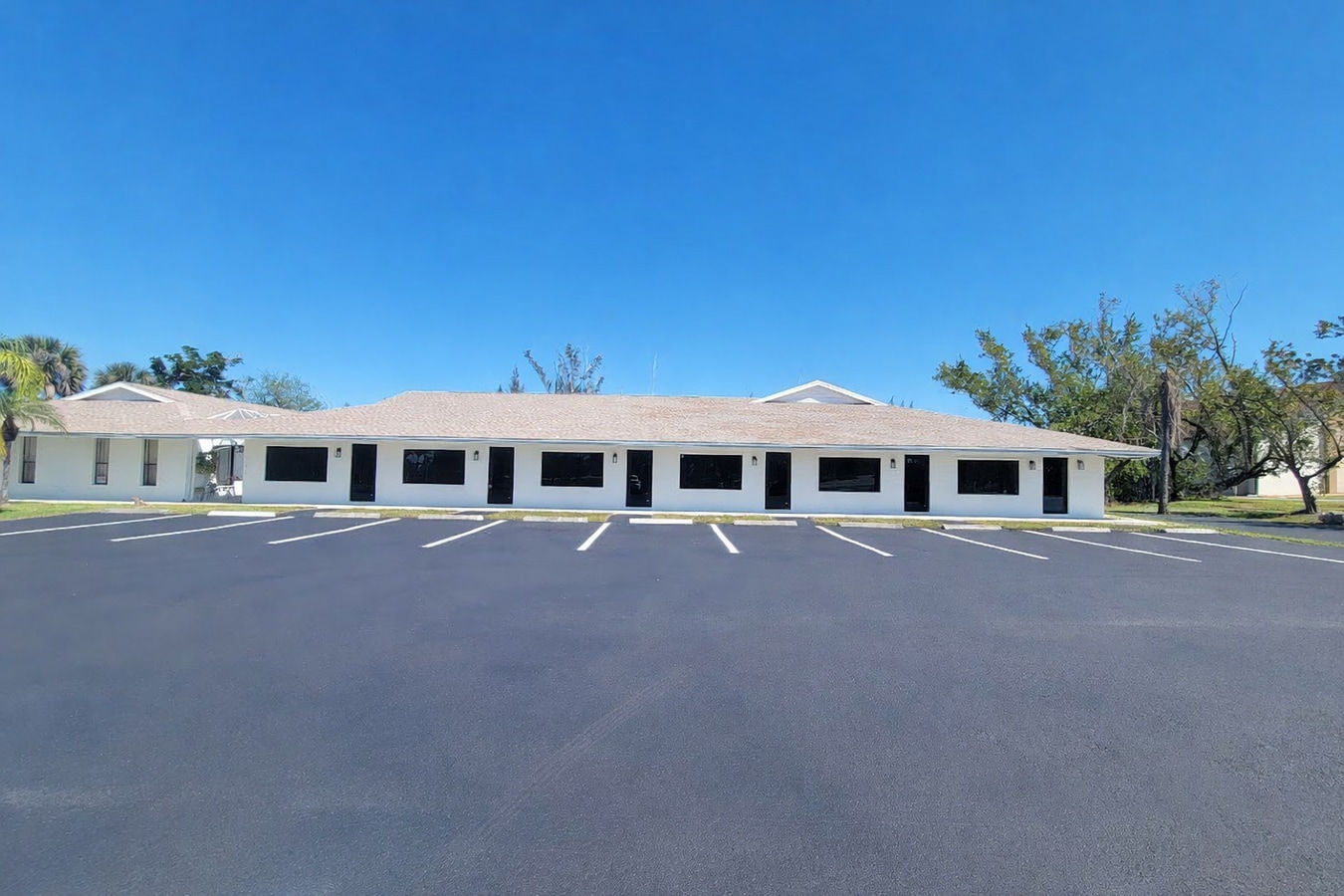 16956 McGregor Blvd, Fort Myers, FL 33908 - Lot 1,4,5-6,7 - - Photo intérieure - Image 1 of 12