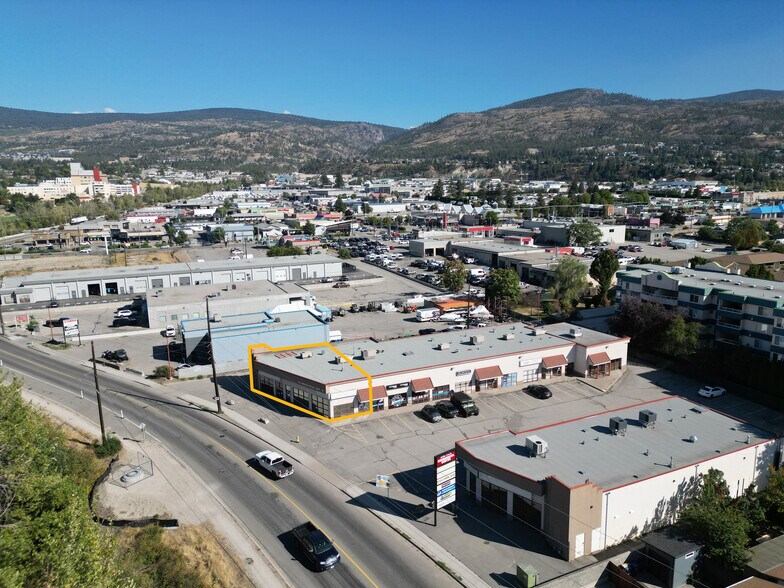 78 Industrial Av W, Penticton, BC à louer - Photo de l’immeuble – Image 2 sur 2