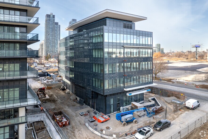 2143-2149 W Lake Shore Blvd, Toronto, ON à louer - Photo de l’immeuble – Image 2 sur 3