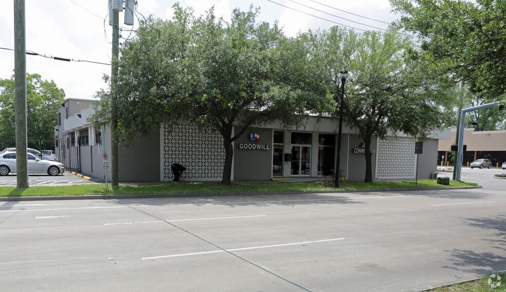 3121 San Jacinto St, Houston, TX à louer - Photo de l’immeuble – Image 3 sur 4