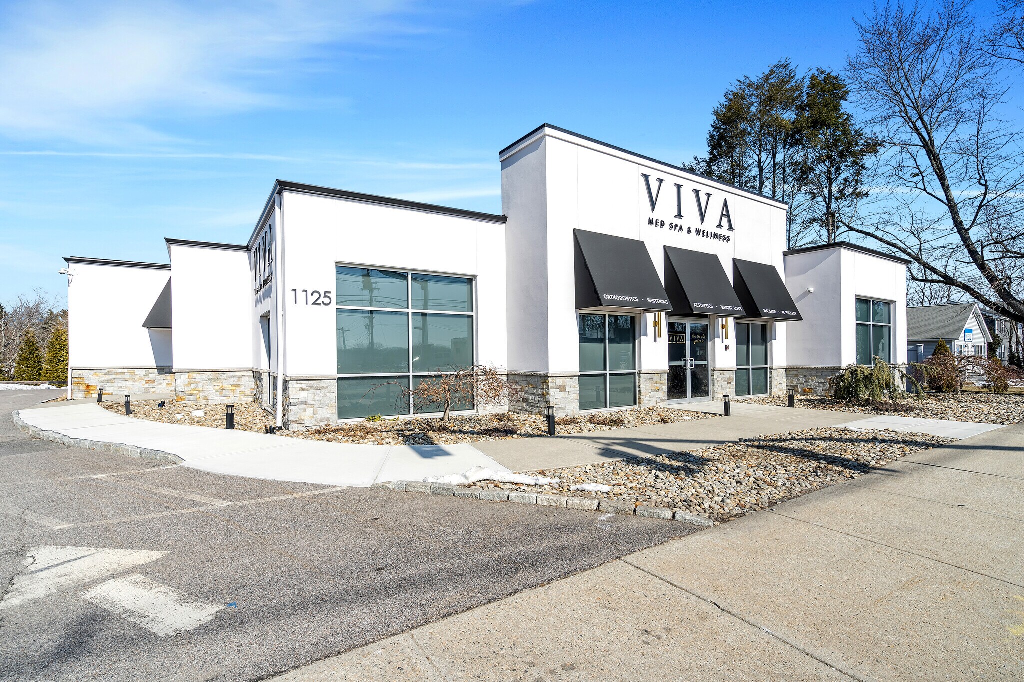 1125 Pontiac Ave, Cranston, RI à louer Photo de l’immeuble– Image 1 sur 8