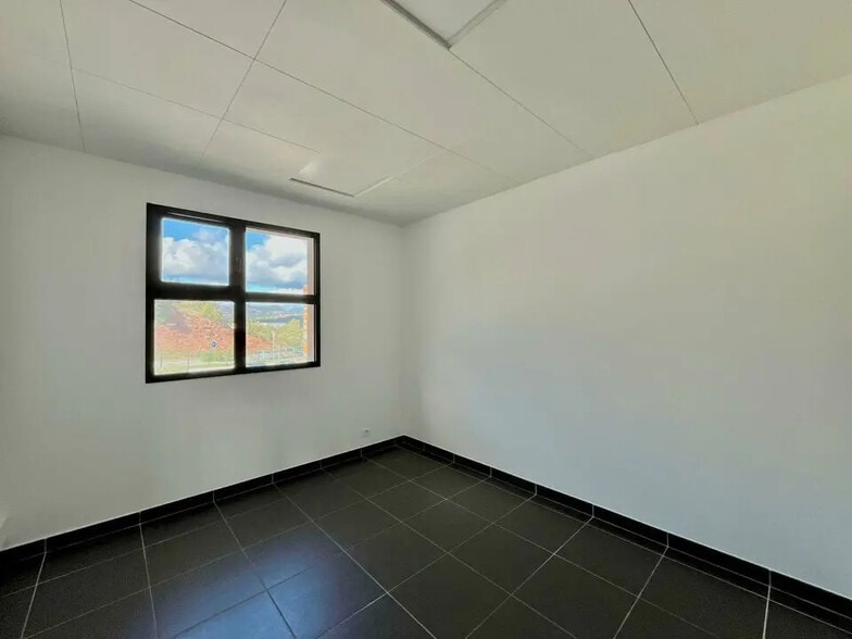 Bureau dans Fréjus à louer - Photo intérieure – Image 3 sur 6