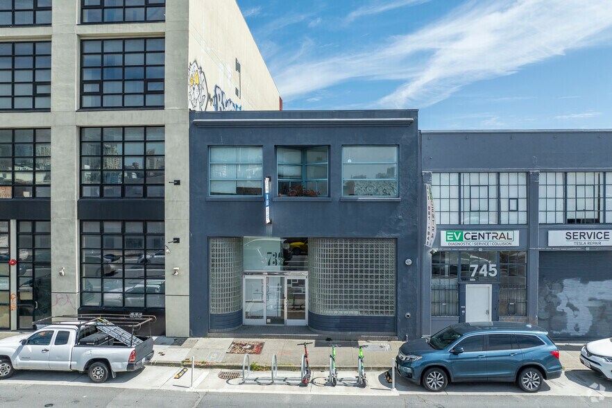 739 Bryant St, San Francisco, CA à vendre - Photo de l’immeuble – Image 1 sur 11