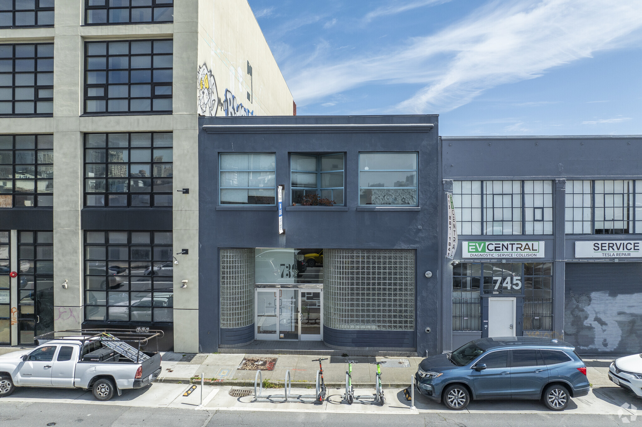739 Bryant St, San Francisco, CA à vendre Photo de l’immeuble– Image 1 sur 12