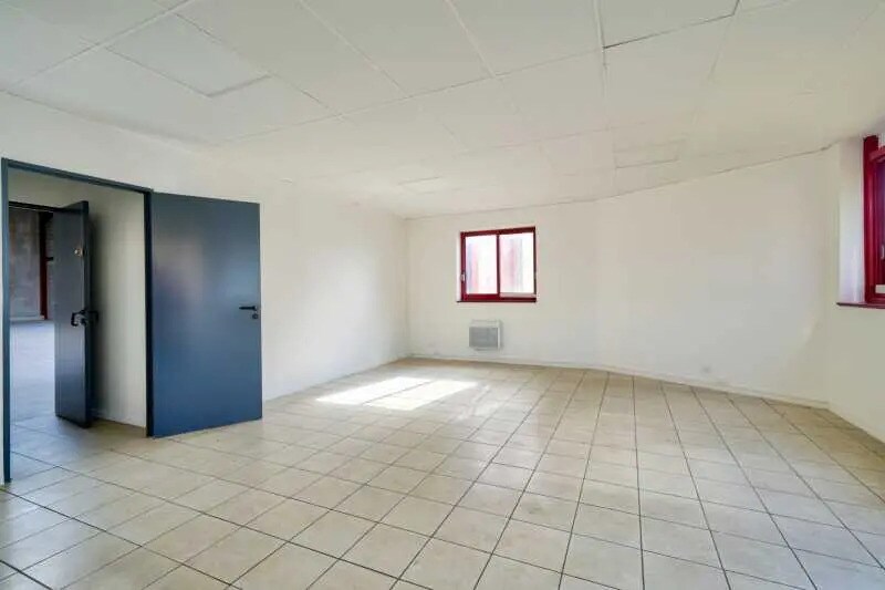 20-22 Rue Gutenberg, Bondoufle à louer - Photo de l’immeuble – Image 3 sur 11