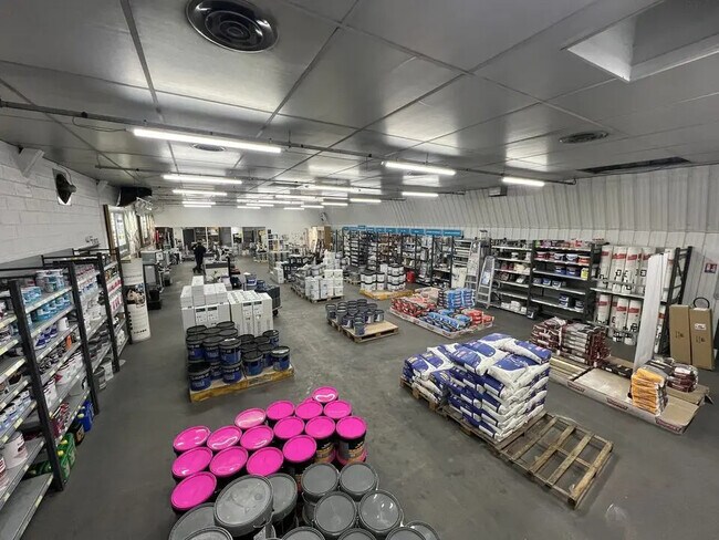 Plus de détails pour Local d'activités à louer