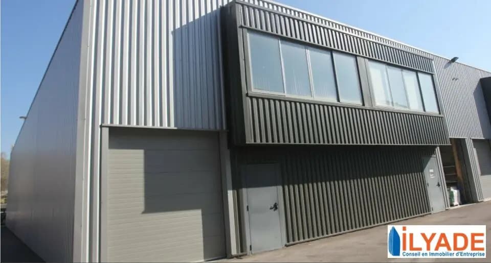 400 Avenue Du Chateau De Jouques, Gémenos à louer - Photo de l’immeuble – Image 2 sur 13