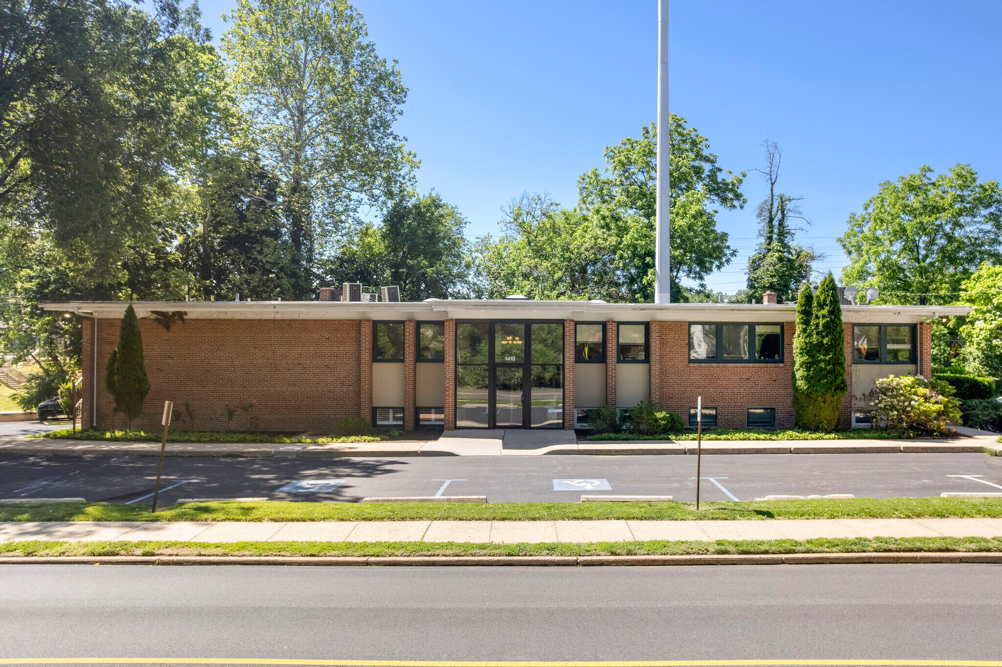 1410 Russell Rd, Paoli, PA à louer Photo de l’immeuble– Image 1 sur 10