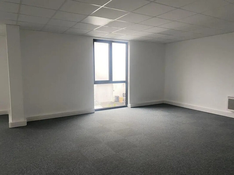 Local d’activités dans Bussy-Saint-Martin à louer - Photo intérieure – Image 2 sur 7