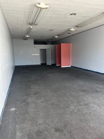 20495 Van Dyke St, Detroit, MI à vendre - Photo principale – Image 3 sur 10