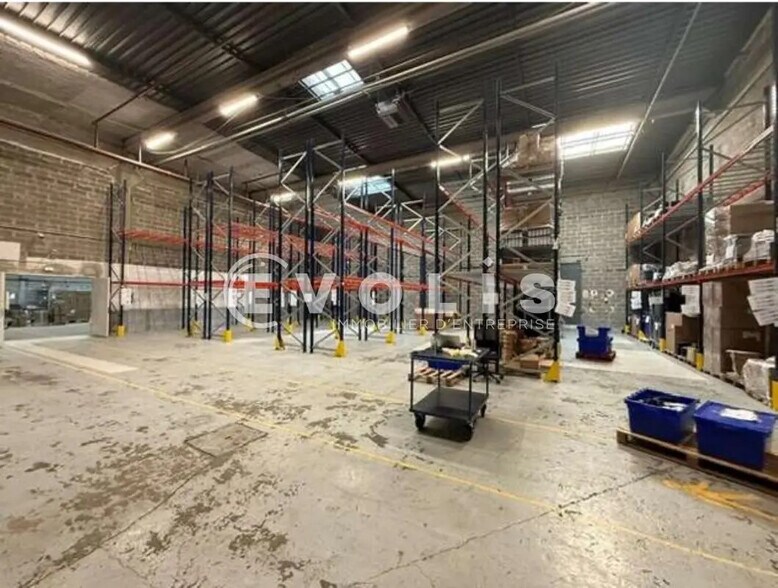 32 Avenue De L'Oceanie, Villejust à louer - Photo de l’immeuble – Image 3 sur 8