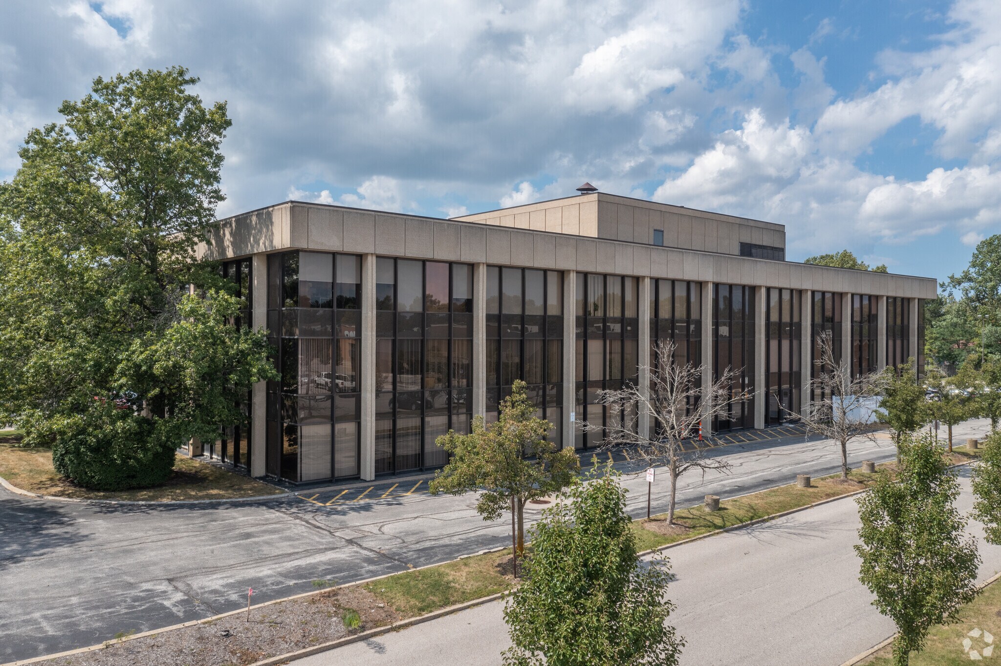 23811 Chagrin Blvd, Beachwood, OH à louer Photo principale– Image 1 sur 7