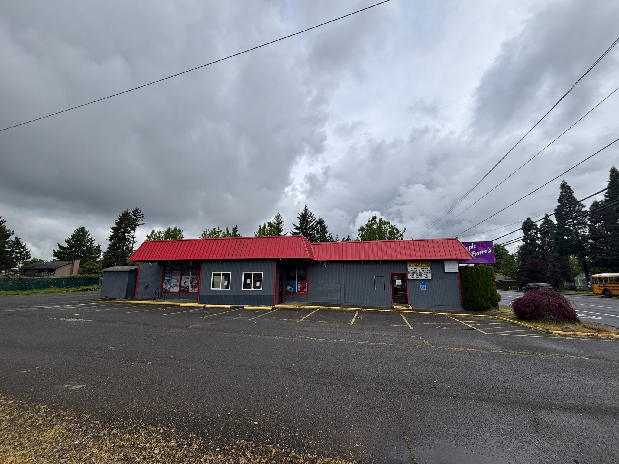 1125 NE Kane Dr, Gresham, OR à vendre Photo de l’immeuble– Image 1 sur 18