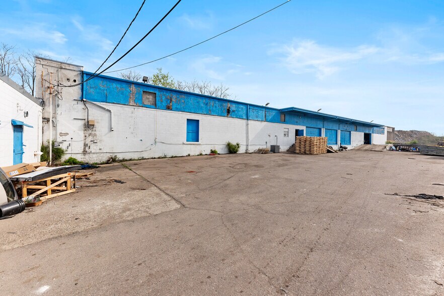 14286 Meyers Rd, Detroit, MI à vendre - Photo de l’immeuble – Image 2 sur 16