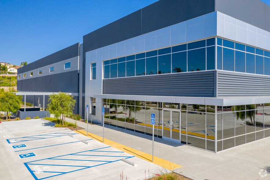 2946 Norman Strasse Rd, San Marcos, CA à louer - Photo de l’immeuble – Image 3 sur 5